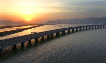 連云港 江蘇首座跨海大橋，山海美景一線牽